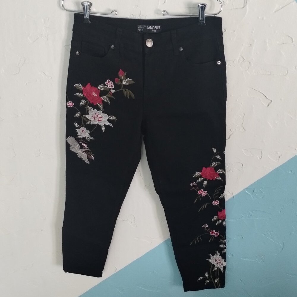 SandPiper Petite Black Floral Embroidered Ankle Pants - Picture 4 of 9